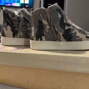 Camouflage High-Top Sneakers